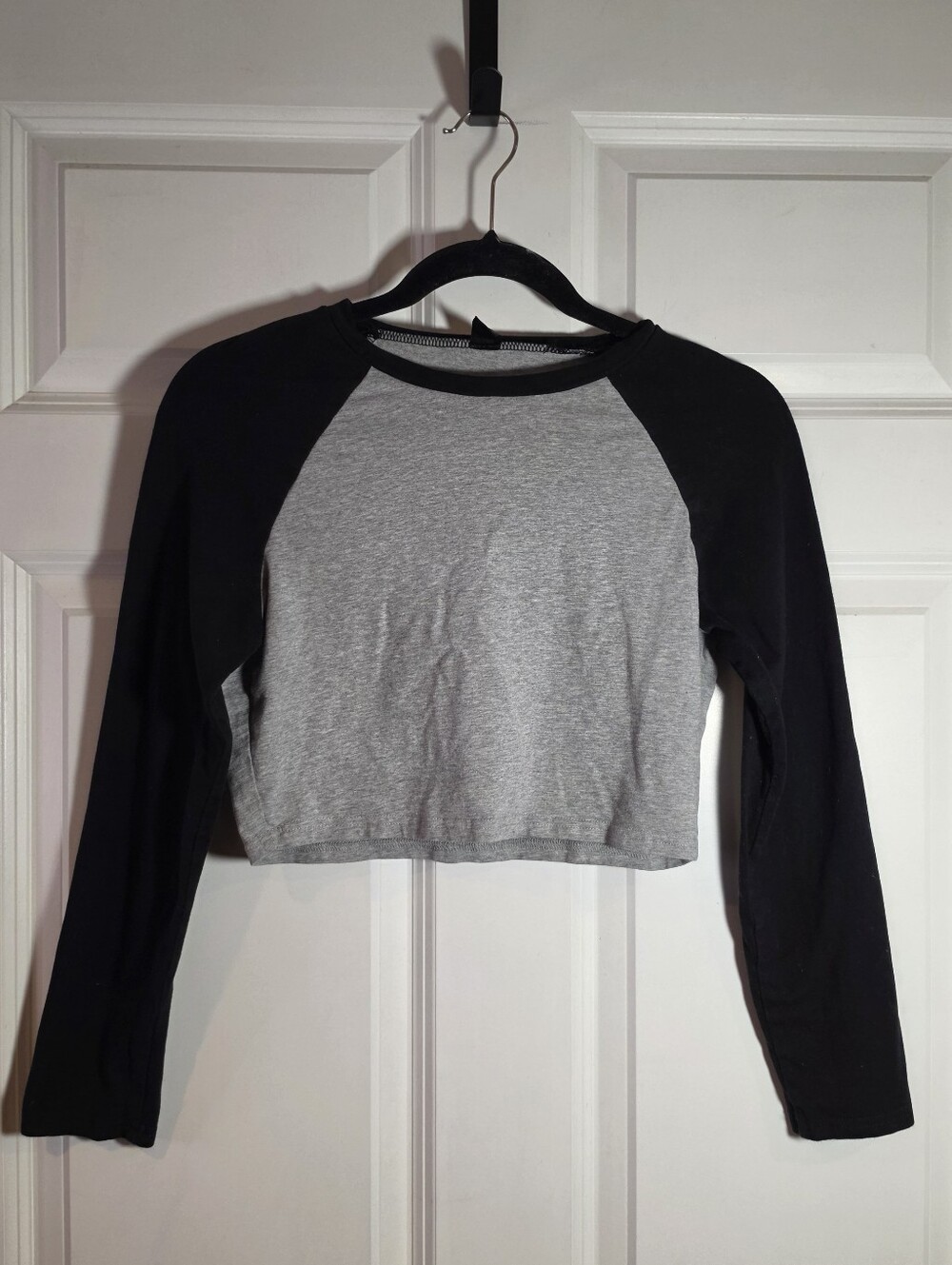 Shein Cropped Long-Sleeve Top - Gray and Black M